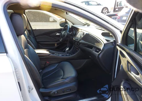 2018 Buick Envision Essence z USA, uszkodzony, nr VIN LRBFX2SA9JD116247